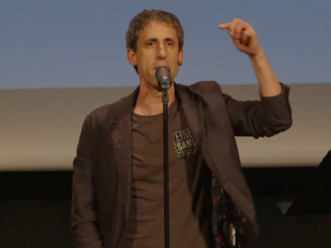 3-1- Zerbait sartu zait begian